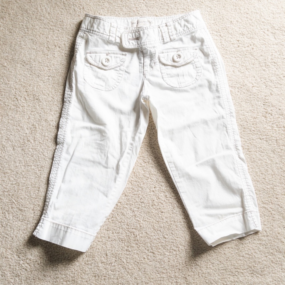 Aeropostale Whit Capris
